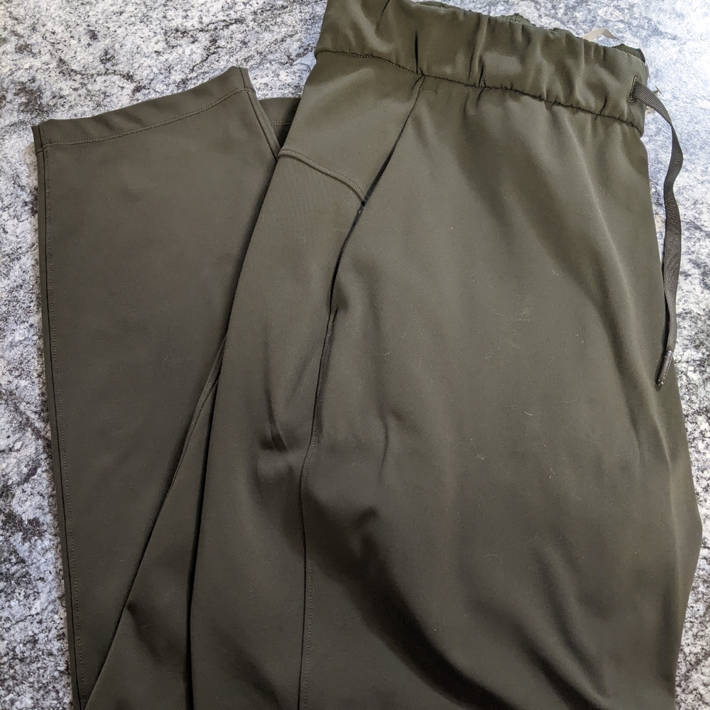 Lululemon On the Fly Jogger